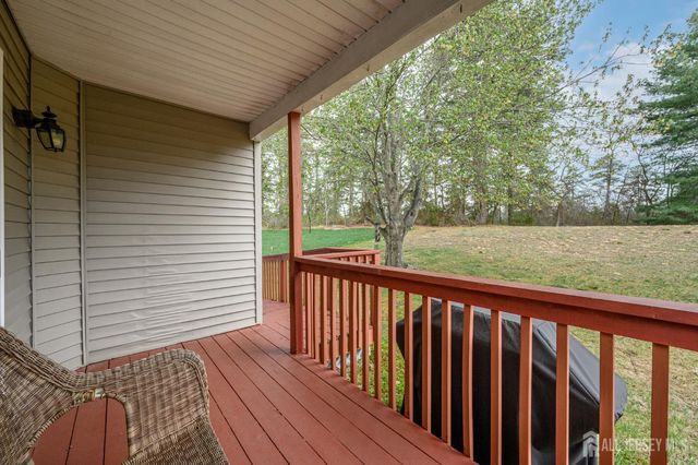 102 Canterbury Lane, Toms River, NJ 08757