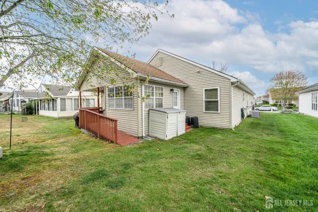 102 Canterbury Lane, Toms River, NJ 08757