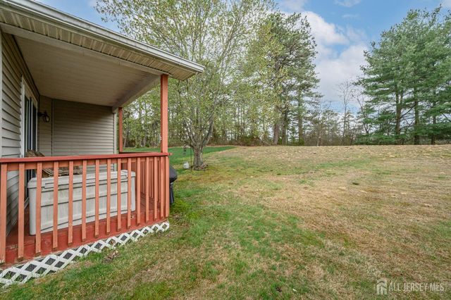 102 Canterbury Lane, Toms River, NJ 08757