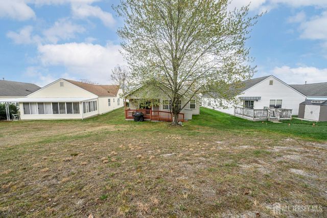 102 Canterbury Lane, Toms River, NJ 08757