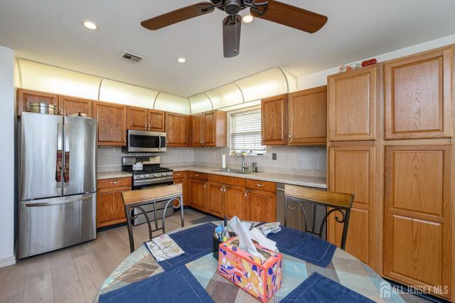 102 Canterbury Lane, Toms River, NJ 08757