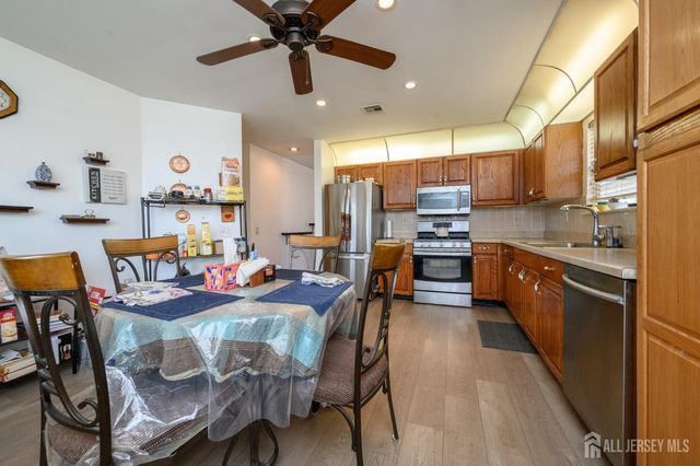 102 Canterbury Lane, Toms River, NJ 08757