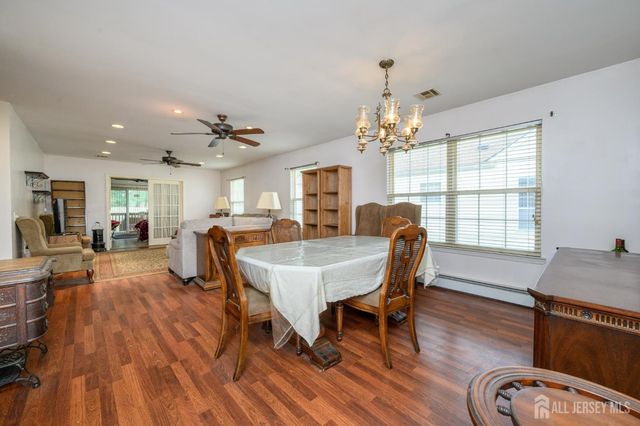 102 Canterbury Lane, Toms River, NJ 08757