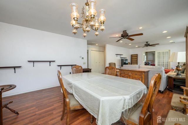 102 Canterbury Lane, Toms River, NJ 08757