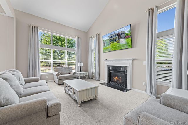 840 Cross Circle, Oxford Charter Township, MI 48371