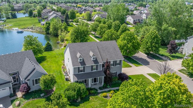 840 Cross Circle, Oxford Charter Township, MI 48371
