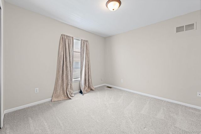 840 Cross Circle, Oxford Charter Township, MI 48371