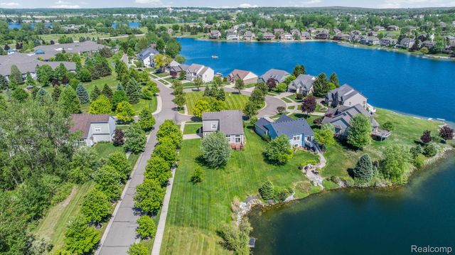 840 Cross Circle, Oxford Charter Township, MI 48371