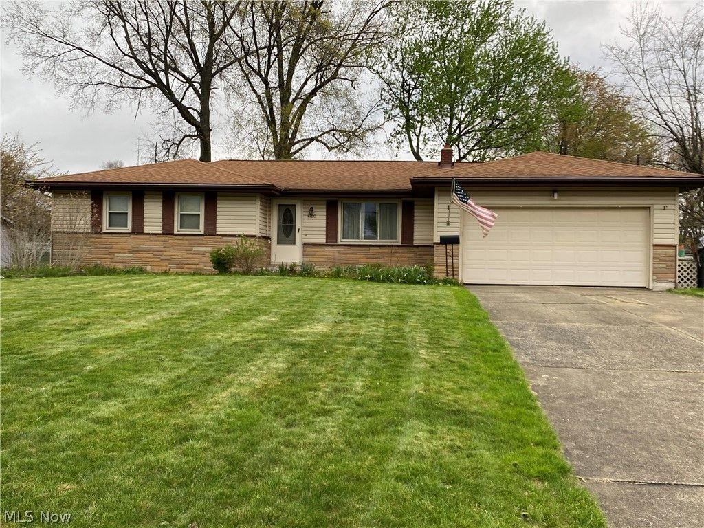 4700 Woodridge Drive, Austintown, OH 44515