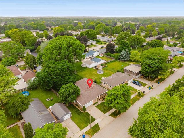 1947 MCCURDY STREET, Oshkosh, WI 54902