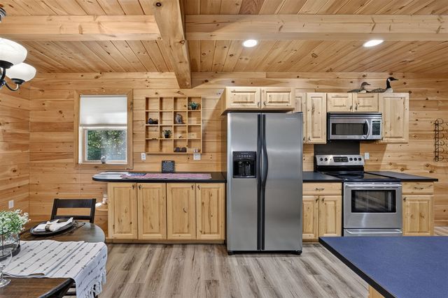 10231 Mountain View Trail, Canadian Lakes, MI 49346