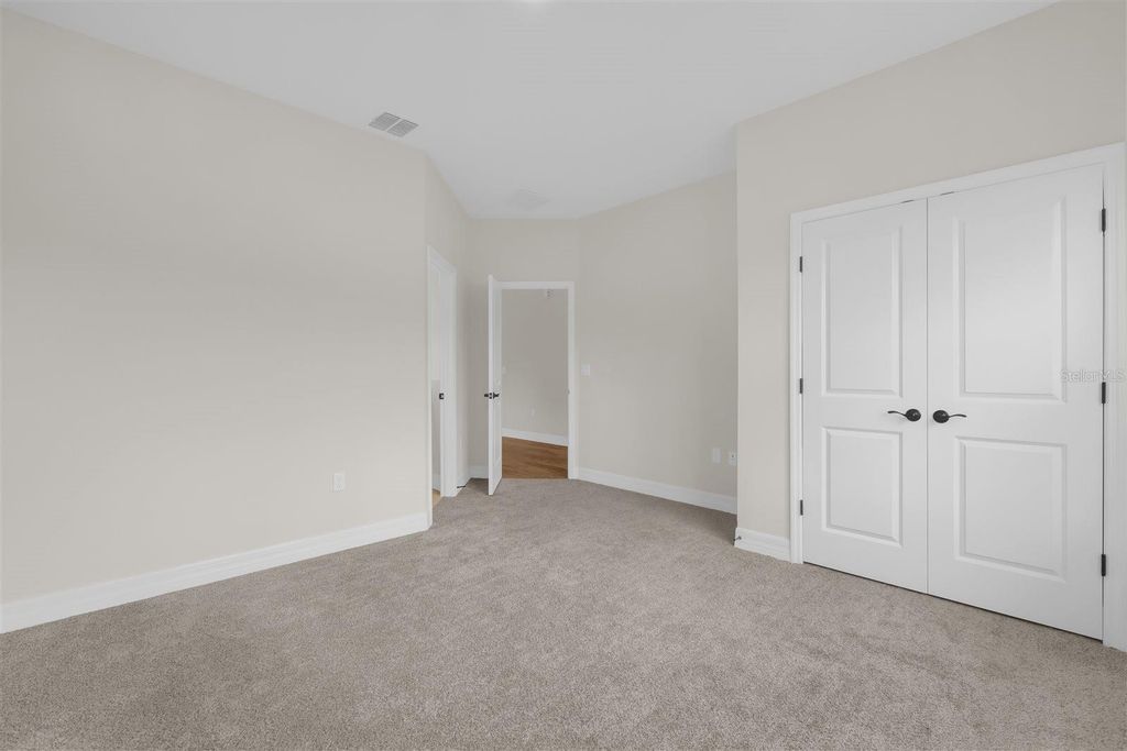 Image 12 of property listing at 13990 SW 34TH TERRACE ROAD, Ocala, FL 34473