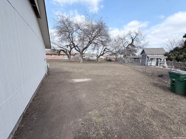 9002 Clipper, San Antonio, TX 78242