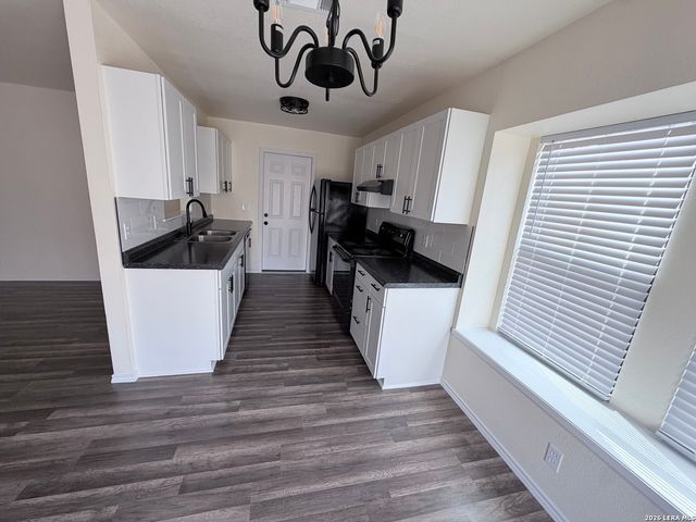 9002 Clipper, San Antonio, TX 78242