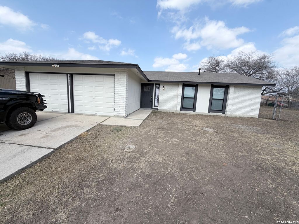 9002 Clipper, San Antonio, TX 78242