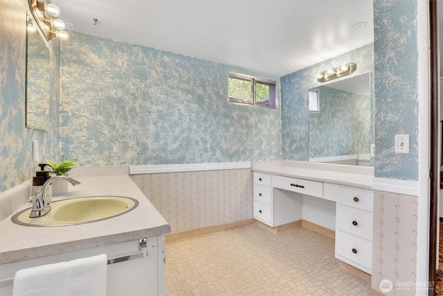 602 N 16th Avenue, Kelso, WA 98626