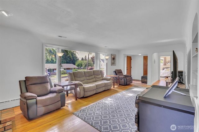 602 N 16th Avenue, Kelso, WA 98626