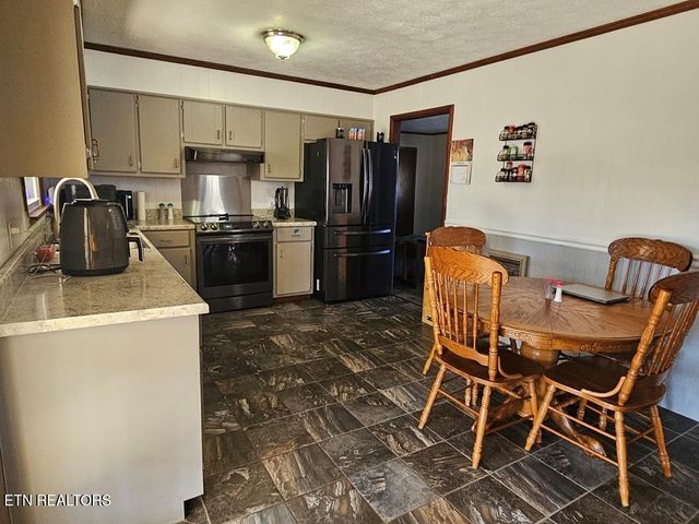 408 Shady Oaks Drive, Spencer, TN 38585