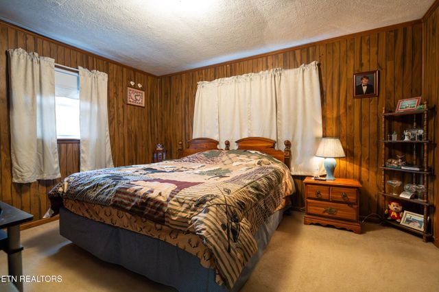 408 Shady Oaks Drive, Spencer, TN 38585