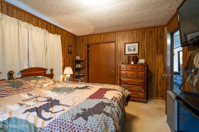 408 Shady Oaks Drive, Spencer, TN 38585