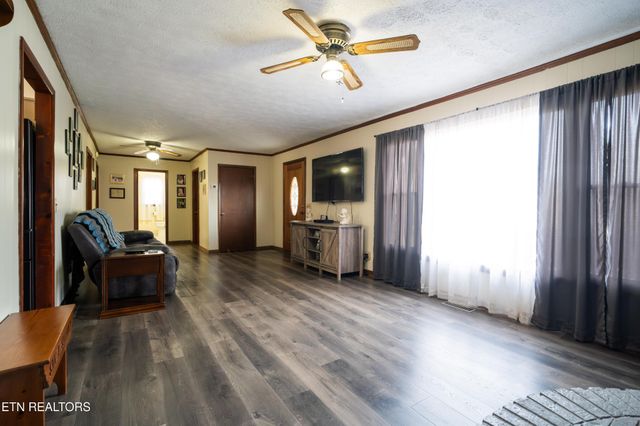 408 Shady Oaks Drive, Spencer, TN 38585