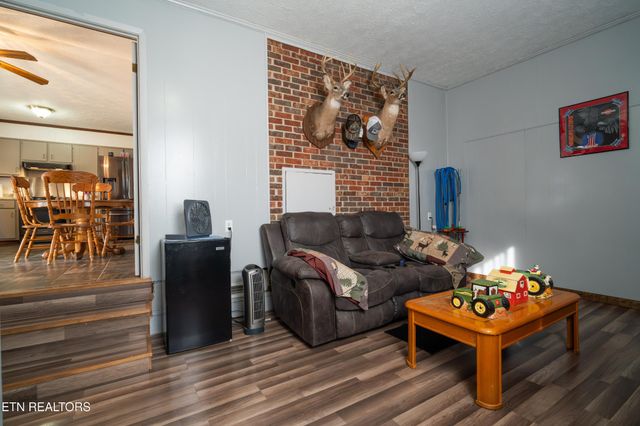 408 Shady Oaks Drive, Spencer, TN 38585