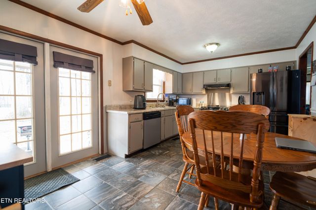 408 Shady Oaks Drive, Spencer, TN 38585