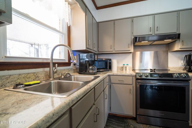 408 Shady Oaks Drive, Spencer, TN 38585