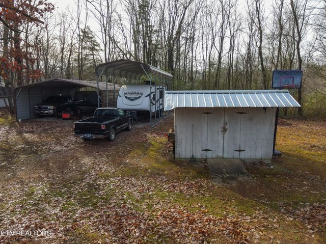 408 Shady Oaks Drive, Spencer, TN 38585