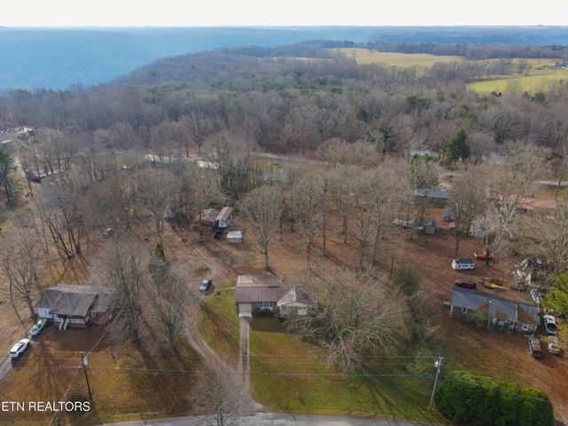 408 Shady Oaks Drive, Spencer, TN 38585