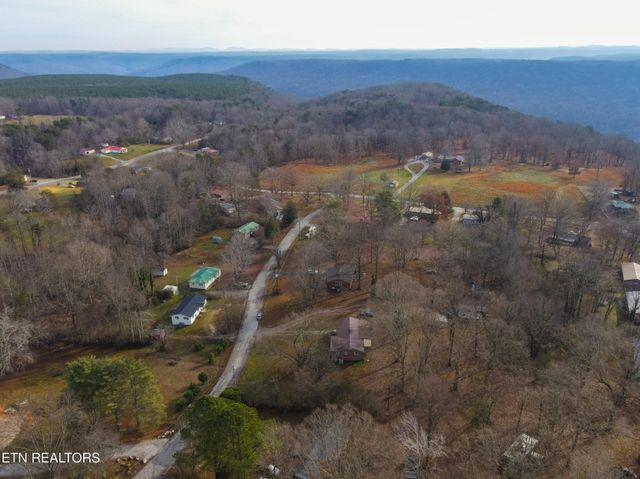 408 Shady Oaks Drive, Spencer, TN 38585