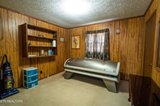 408 Shady Oaks Drive, Spencer, TN 38585