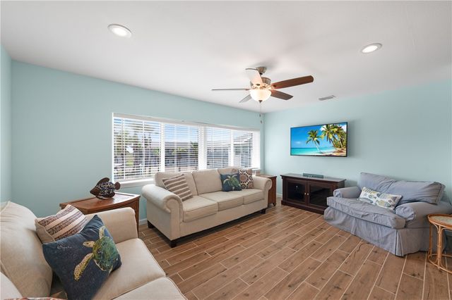 1129 S Eleventh St 12, Port Aransas, TX 78373