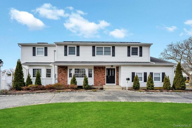 30 County Line Road, Farmingdale, NY 11735