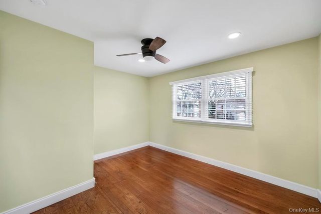 30 County Line Road, Farmingdale, NY 11735