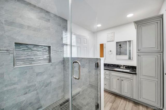 30 County Line Road, Farmingdale, NY 11735