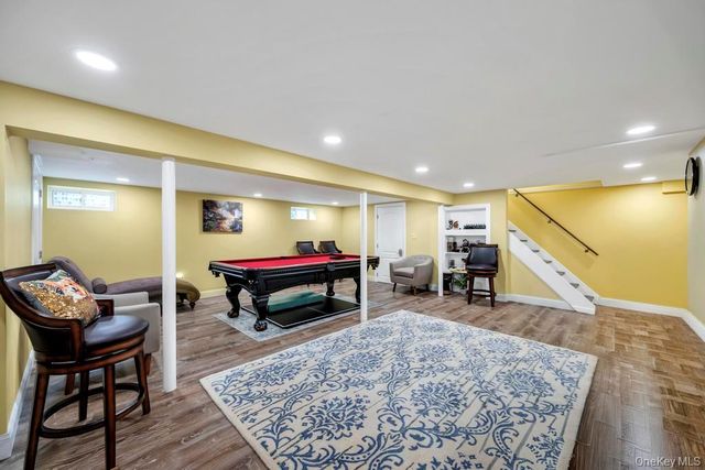 30 County Line Road, Farmingdale, NY 11735