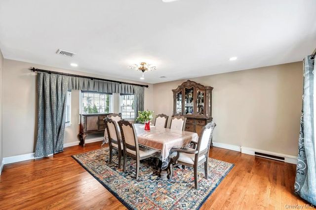 30 County Line Road, Farmingdale, NY 11735