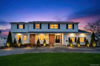 30 County Line Road, Farmingdale, NY 11735