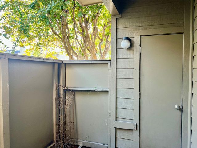 10047 Westpark Drive 9, Houston, TX 77042