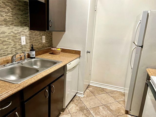 10047 Westpark Drive 9, Houston, TX 77042