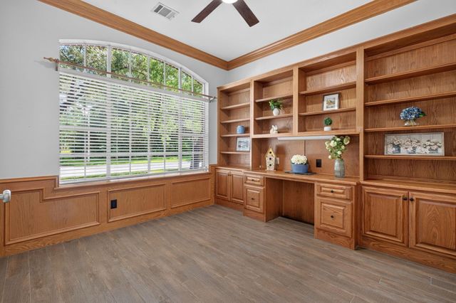 14 Treescape Circle, The Woodlands, TX 77381
