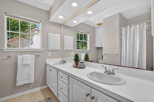 14 Treescape Circle, The Woodlands, TX 77381