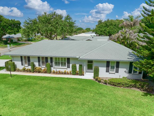 9901 SE Little Club Way N, Tequesta, FL 33469