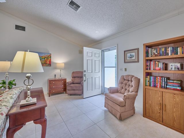 9901 SE Little Club Way N, Tequesta, FL 33469