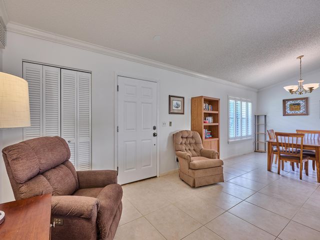 9901 SE Little Club Way N, Tequesta, FL 33469