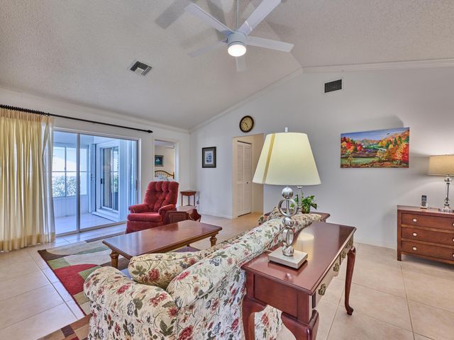 9901 SE Little Club Way N, Tequesta, FL 33469
