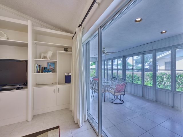 9901 SE Little Club Way N, Tequesta, FL 33469