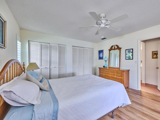 9901 SE Little Club Way N, Tequesta, FL 33469