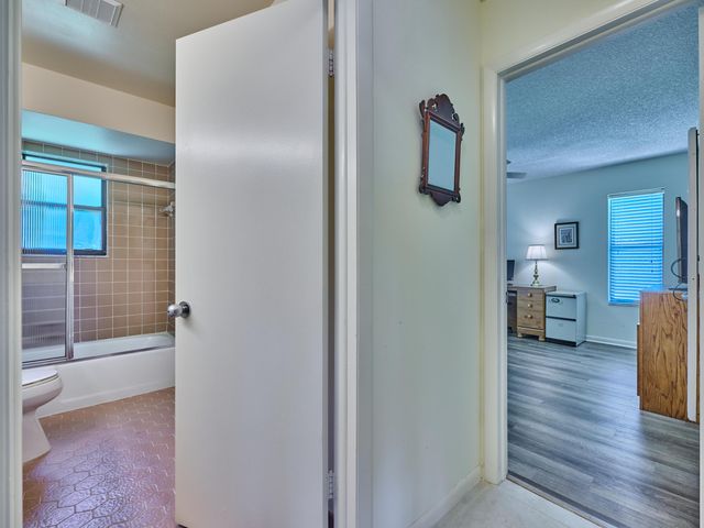 9901 SE Little Club Way N, Tequesta, FL 33469